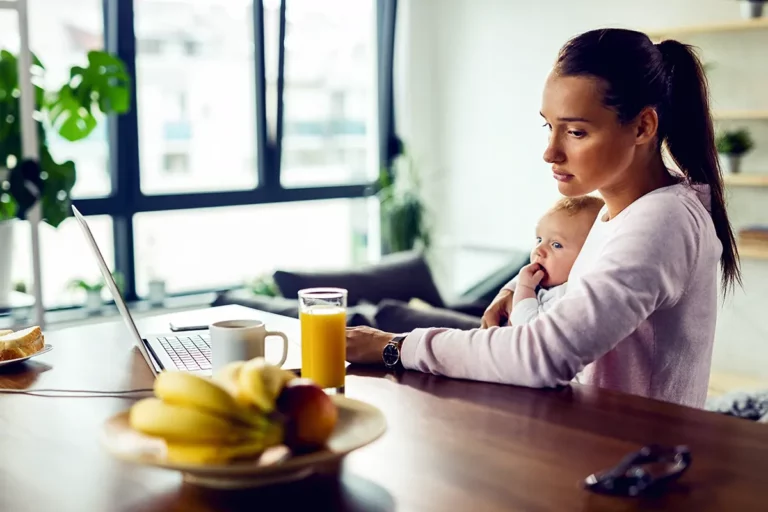 From Maternity Leave to Boardroom: Empowering New Moms in the Workplace